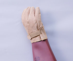 PROTECTIVE GLOVES (TYPE F)